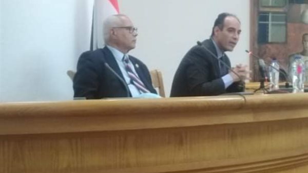 جانب من الندوة 