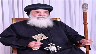 أهالي أسوان يشاركون في تقديم واجب العزاء بوفاة الأنبا هدرا