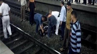 انتحار سيدة أسفل عجلات المترو بـ محطة عين شمس 