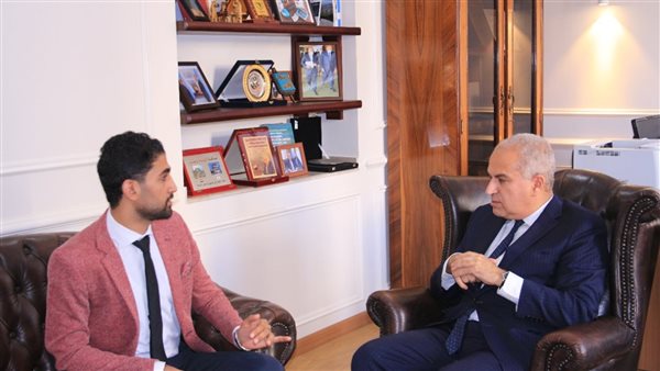 السفير أحمد عبد اللطيف