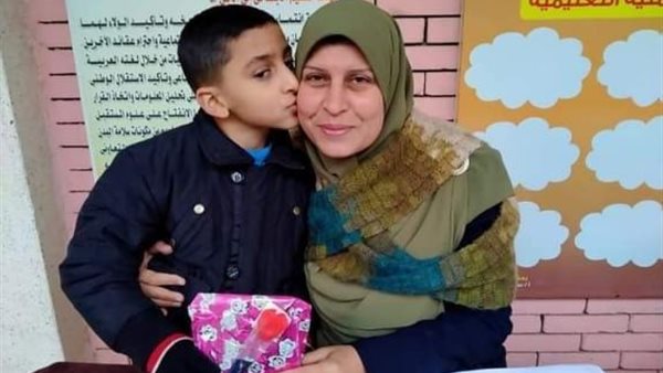 سمرة علي مديرة مدرسة