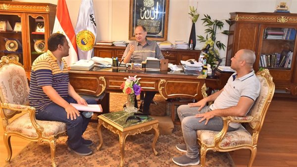 محافظ أسيوط يلتقي