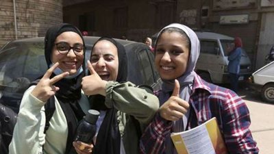 استنوا اسمي السنادي من ضمن الأوائل.. طالبة بالدبلومات الفنية توضح كيفية استعدادها للعام الدراسي الجديد 