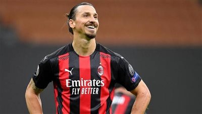 إبراهيموفيتش يقود هجوم ميلان ضد روما في الدوري الإيطالي