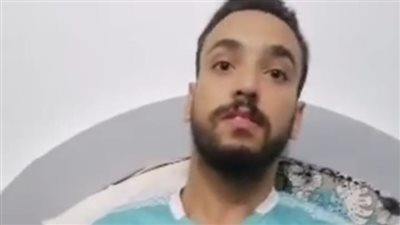 بعد إصابته بشلل دماغي أصبح بطلا لكرة القدم.. حسن محمد يتحدى إعاقته: والدتي كانت أكبر مشجع لي