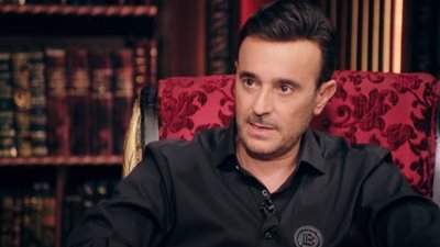 صابر الرباعي: تعلمت من والدي العزف على العود وأتجنب غضب والدتي