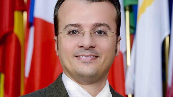 الدكتور أحمد كامل