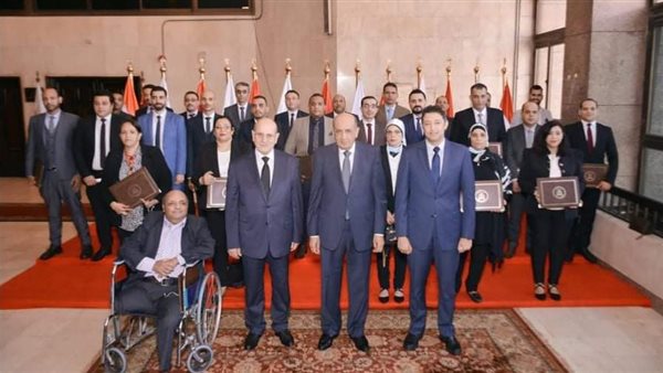 احتفالية تكريم الموظفين