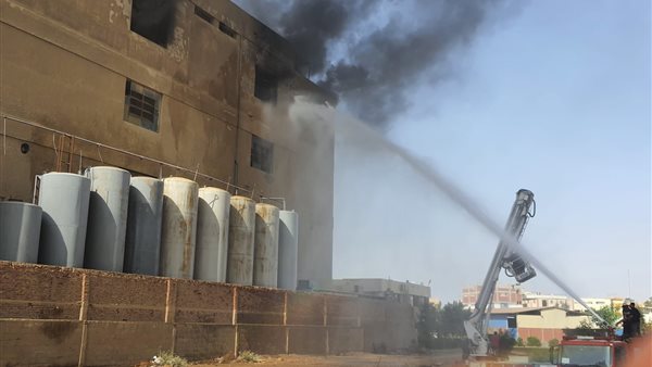 حريق هائل في مصنع