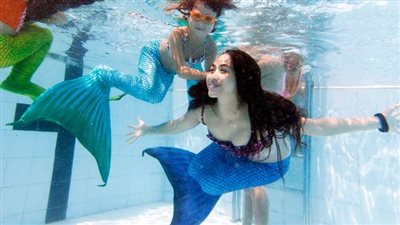 سباحة الحوريات وتعليم السحر.. أغرب المدارس في العالم