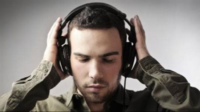 ما حكم الاستماع إلى الأغاني؟.. الإفتاء تجيب