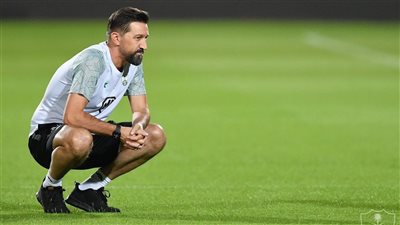 أهلي جدة يفسخ عقد مدربه هاسي بسبب سوء النتائج