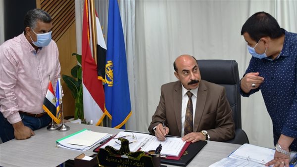 محافظ أسوان يعتمد