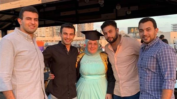 الأم الحاصلة على