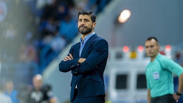 بيدرو إيمانويل المدير