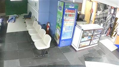 تداول مقطع فيديو لوفاة شاب خلال سجوده في الصلاة بالإسكندرية