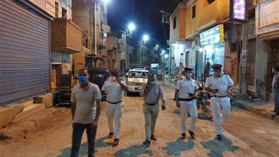  ضبط 7 محال تجارية مخالفة لمواعيد الغلق الجديدة في إسنا جنوب الأقصر