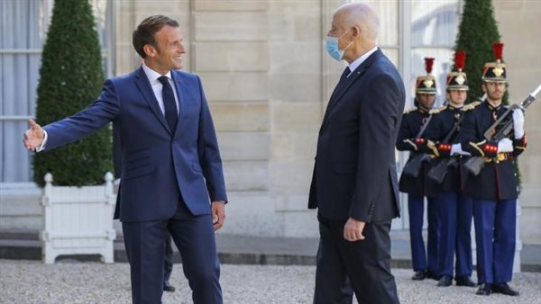 قيس سعيد وماكرون