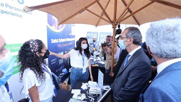  الدكتور عمرو طلعت،