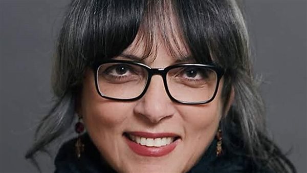 الروائية مي التلمساني