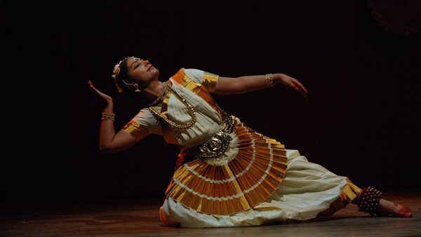 إحدى الاستعراضات