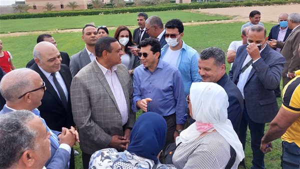 وزير الشباب ومحافظ