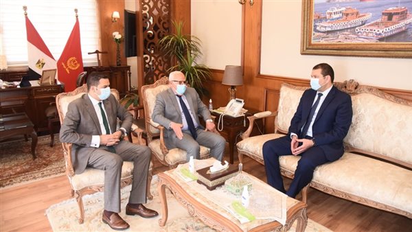 محافظ بورسعيد يستقبل