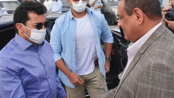 محافظ البحيرة يستقبل