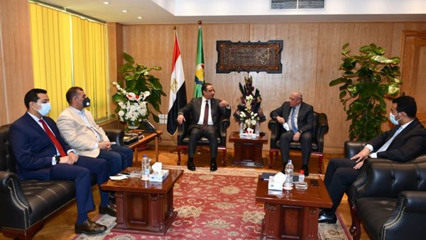 محافظ الفيوم يستقبل