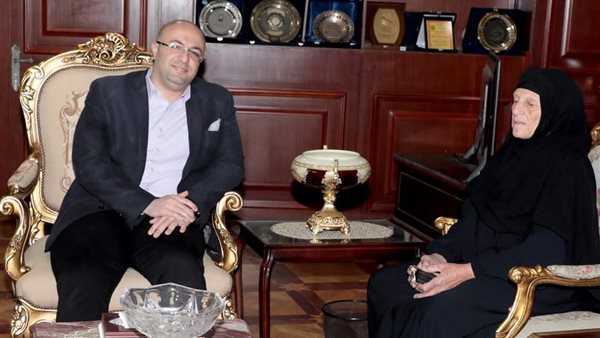 سيدة تتبرع بقطعة