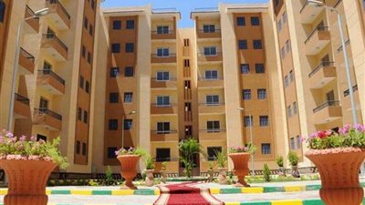 رئيس الوزراء: لا ننافس القطاع الخاص في تنفيذ الوحدات السكينة.. والشركات العقارية مطالبة بتسليم وحداتها للحاجزين