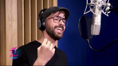 أحمد شوقي يشارك في مسابقة ميوزيك ستار على نجوم إف إم