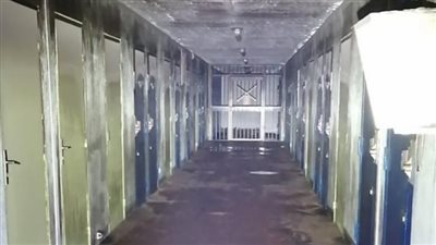 مثل الأفلام.. نزيل يحتجز شرطيين ويتخذهما رهائن بأحد سجون فرنسا