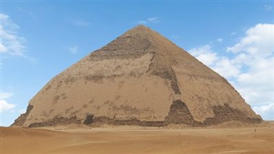 تعرف على الهرم المنحني بدهشور 