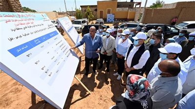 وزير الإسكان: توصيل خدمات الصرف الصحي لـ85 منطقة ريفية بمحافظة أسوان
