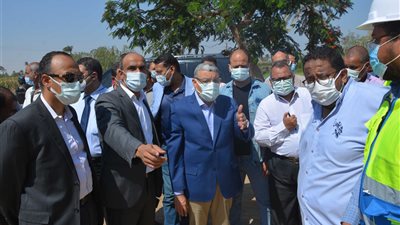 محافظ المنيا يتابع نسب تنفيذ مشروعات حياة كريمة بـ أبوقرقاص