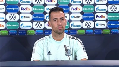 بعد إقالة إنريكي.. بوسكيتس يدرس الاعتزال الدولي مع منتخب إسبانيا