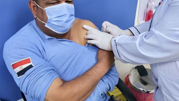 تلقي لقاح فيروس كورونا