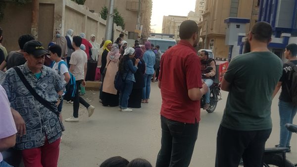 طلاب وأولياء أمور