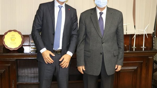 وزير الكهرباء 