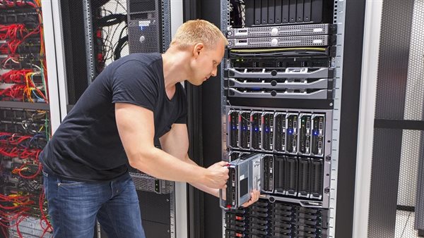 سيرفرات فيسبوك