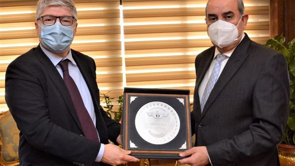 وزير الطيران المدني