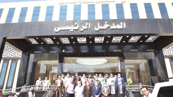 مستشفى سوهاج الجامعي