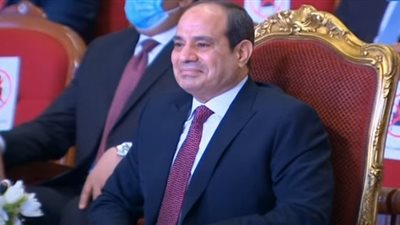 السيسي يتأثر بحديث فتاة سيناوية فقدت شقيقتها بأحداث مسجد الروضة: لا تتألمي من قدر الله فينا