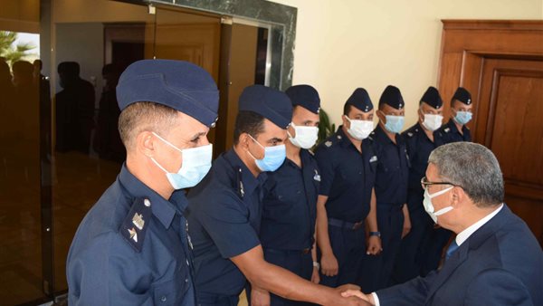 محافظ المنيا يهنأ