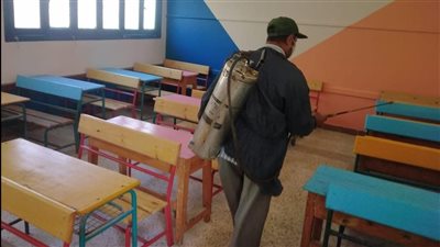 رش وتطهير وتعقيم مدارس دسوق قبل بدء العام الدراسي الجديد