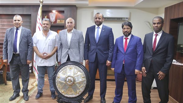 حسين لبيب يستقبل