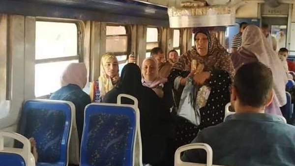 بائعة تتجول داخل