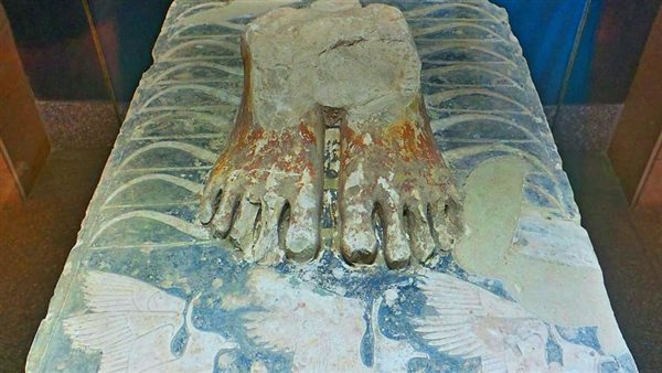 قاعدة تمثال الملك