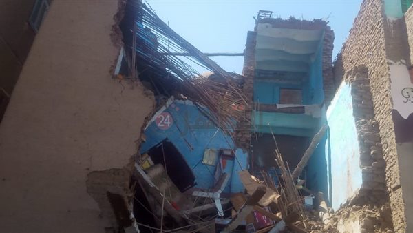 جانب من انهيار منزل